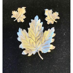 Vintage Trifari Silver Leaf Pin & Earring Set Nice!